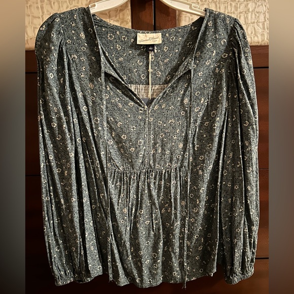 NWT womens peasant blouse by Universal Thread - Picture 2 of 5